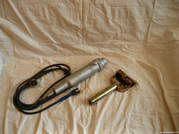 Дерматом (пристрій для зняття певного шару шкіри, який використовується для пересадки)