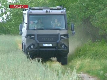 «Гроза контрабандистів»: автопарк волинських прикордонників поповнився новою технікою. ВІДЕО