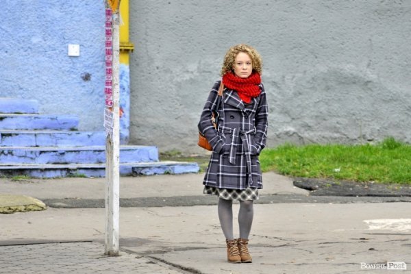 Люди на зупинках. БУДНІ МІСТА