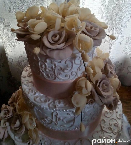 Коровай – у Китай: історія волинської майстрині весільних солодощів. ФОТО