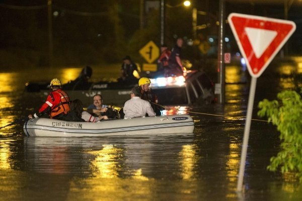 Як тонуло канадське Торонто. ФОТО