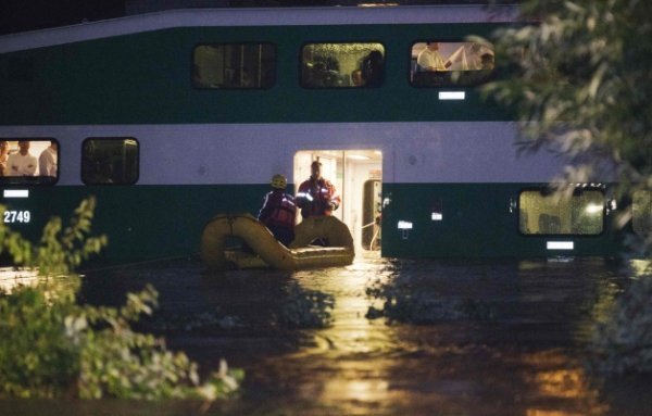 Як тонуло канадське Торонто. ФОТО