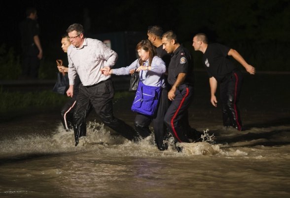 Як тонуло канадське Торонто. ФОТО