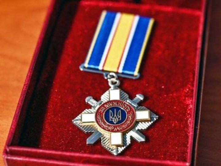 Родини отримали посмертні нагороди чотирьох Героїв із Волині