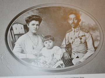 У Луцьку відкрили виставку про сіамську принцесу. ФОТО