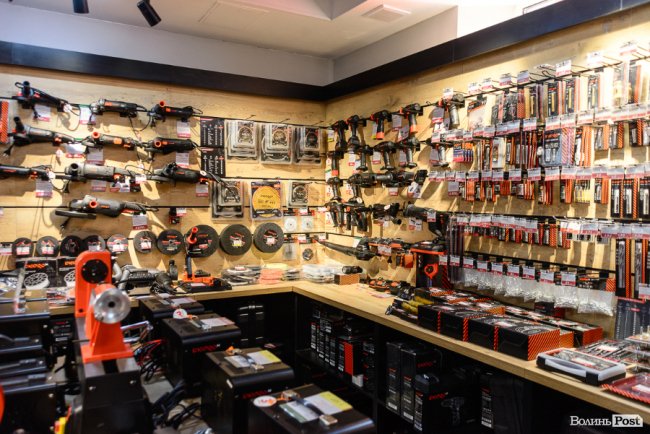 Зі знижками, акціями і розіграшем: у Луцьку – святкове відкриття фірмового магазину інструментів «Dnipro М». ФОТО* 