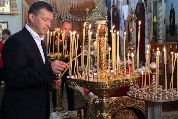 До Верховної Ради благословили в рідному селі. ФОТО*