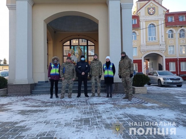 На Волині 400 поліцейських стежитимуть за безпекою біля храмів та місць масових купань