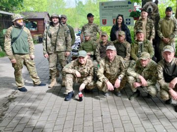 Як оборонці Бахмута відновлюють сили у Луцьку. ФОТО