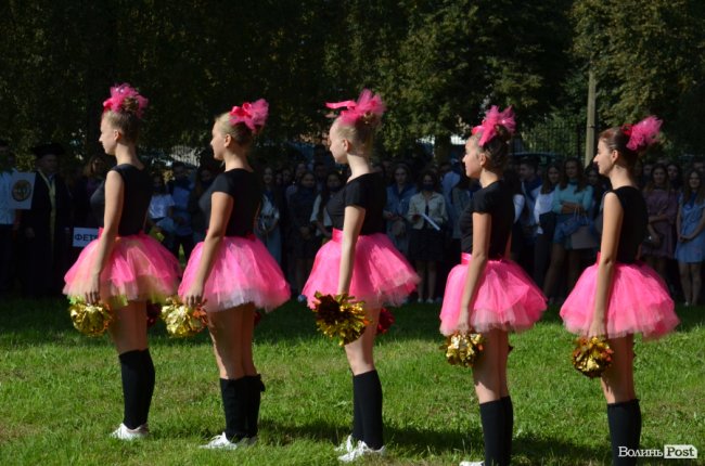  Як у луцькому «політесі» вітали першокурсників. ФОТОРЕПОРТАЖ