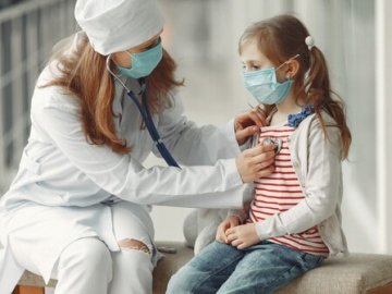 Попри воєнний стан діти повинні пройти медогляд перед 1 класом: поради батькам луцьких школярів