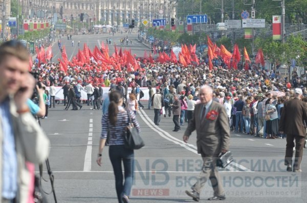 У Києві пакують в автозаки противників комуністів. ФОТО. ВІДЕО