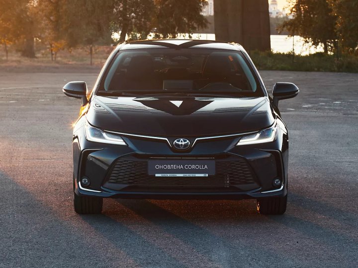 Чому Toyota Corolla стала найпродаванішим автомобілем у світі: історія успіху легендарної моделі