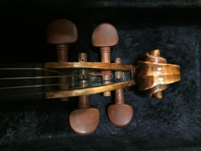 Через волинський кордон намагалися перевезти німецьку скрипку 20-их років. ФОТО