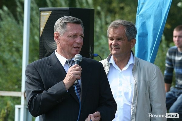 Красуні-вершниці і козаки-екстремали: у Луцьку пройшли кінно-спортивні змагання. ФОТО