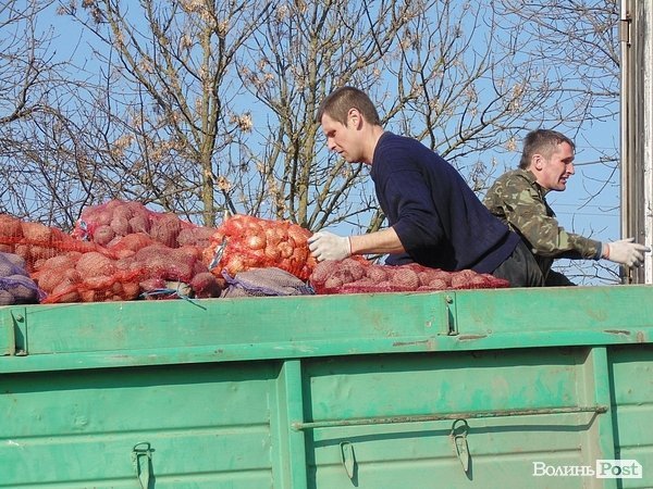 Волиняни відправили 20 тонн допомоги військовим. ФОТО