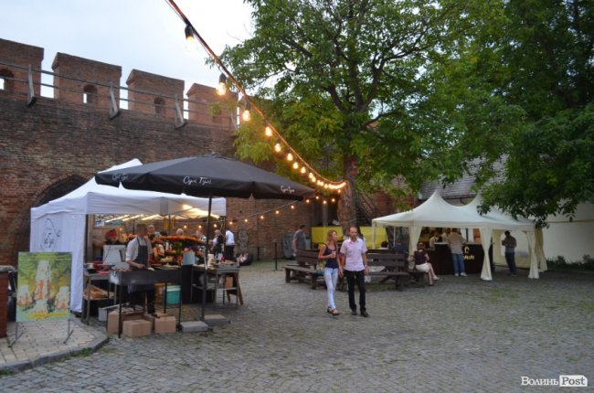 Злива і витончена музика: перший день фестивалю джазу у Луцьку. ФОТО