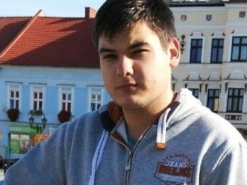 Для порятунку українця, на якого впав з висоти самогубець у Варшаві, збирають гроші