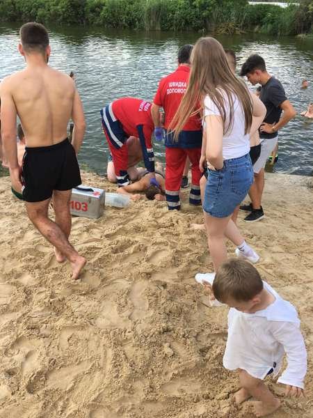 На водоймі поблизу Луцька травмувався чоловік. ФОТО