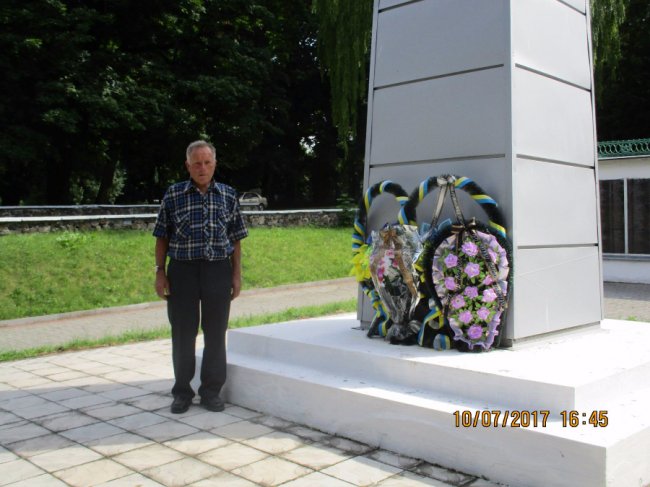 Українець через 73 роки знайшов на Волині могилу батька