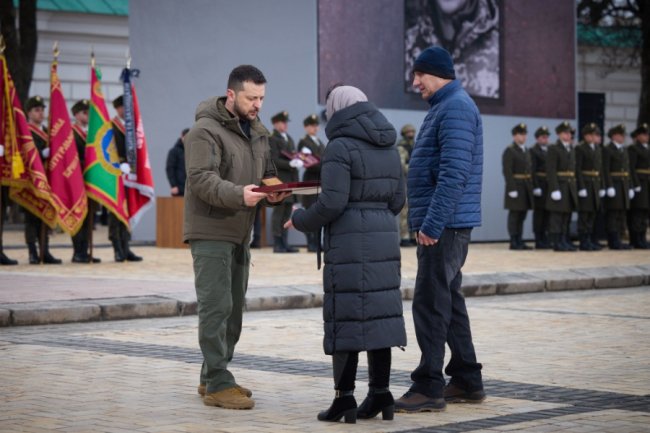 Президент вручив орден «Золота Зірка» батькам загиблого Героя з Волині Павла Усова