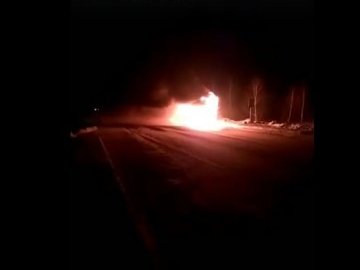 Поблизу Ковеля згорів автобус, який віз людей до Польщі. ВІДЕО