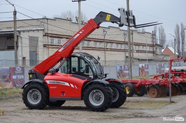 Хто купить трактор Massey Ferguson – поїде на халяву на «Євро-2016». ФОТО