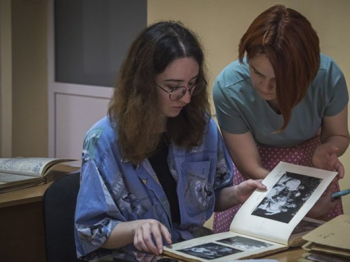 Луцький театр досліджує архіви, готуючи виставу про сім'ю сенаторки Левчанівської