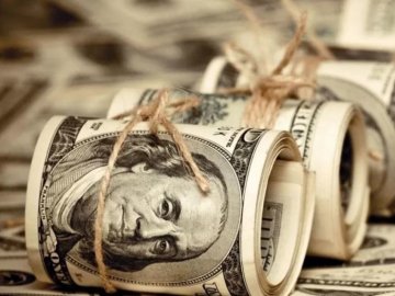 Долар і євро продовжують падіння: курс валют у Луцьку станом на 15 червня