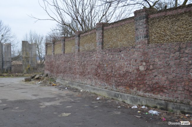 Нетуристичний Луцьк, або Що ховають під стінами замку Любарта. ФОТО