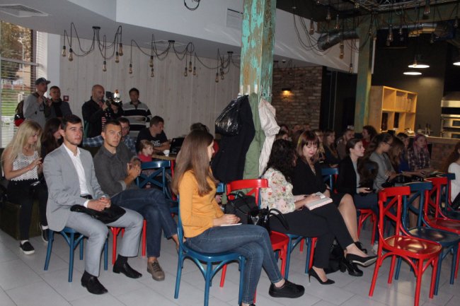 Лучан навчали, як стати популярним в інтернеті