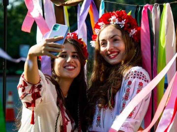 День вишиванки 2026 року: коли святкують, історія та українські традиції