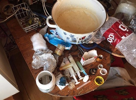 У раніше судимого волинянина вилучили наркотики та обладнання для його виготовлення. ФОТО