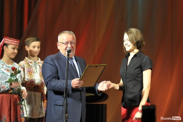 У Луцьку нагороджували працівників телебачення, радіо і зв’язку. ФОТО