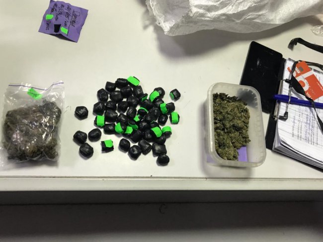 У Луцьку затримали молодика, який збирався відправити посилку з наркотичними речовинами