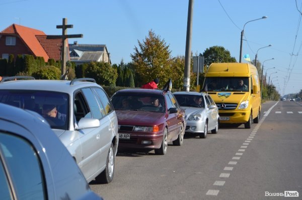 У Луцьку зустріли тіло загиблого на сході Олександра Смирнова. ФОТО