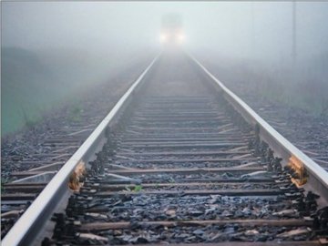Заснув на колії: на Житомирщині потяг на смерть збив юнака
