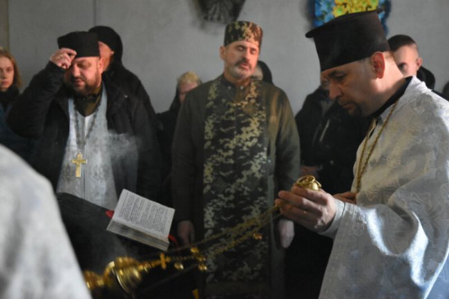 Луцьк попрощався із загиблим під Ірпенем матросом Михайлом Приступою