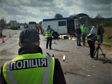 Бус з волинською реєстрацією потрапив у аварію на Львівщині: багато постраждалих ФОТО  