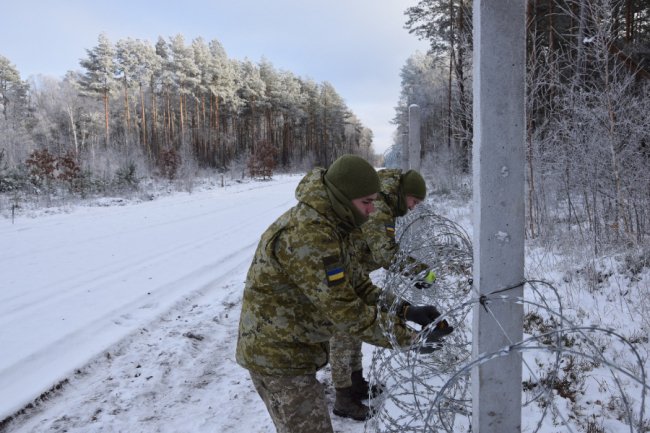 Показали, як триває інженерне облаштування кордону з Білоруссю. ФОТО. ВІДЕО
