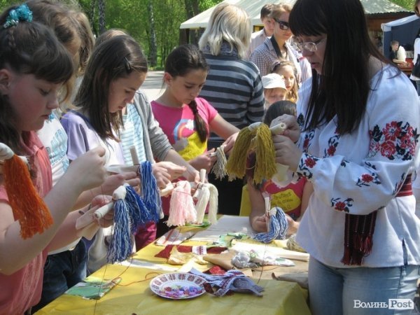 У луцькому парку ‒ великодні розваги. ФОТО