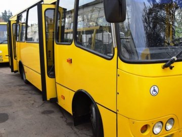 «Цей урок він запам’ятає надовго»: водій луцької маршрутки вибачився перед матір’ю загиблого воїна