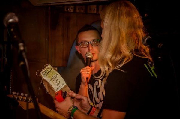 Благодійний рок-концерт зібрав у Луцьку аншлаг. ФОТО 