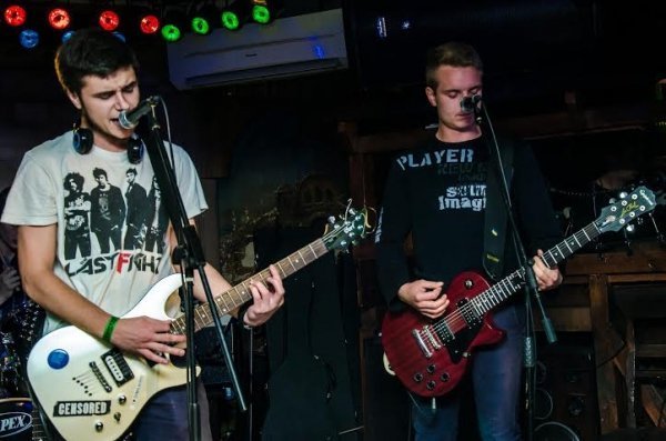 Благодійний рок-концерт зібрав у Луцьку аншлаг. ФОТО 