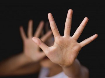 На Волині дід-рецидивіст побив внука з інвалідністю через ігри на телефоні