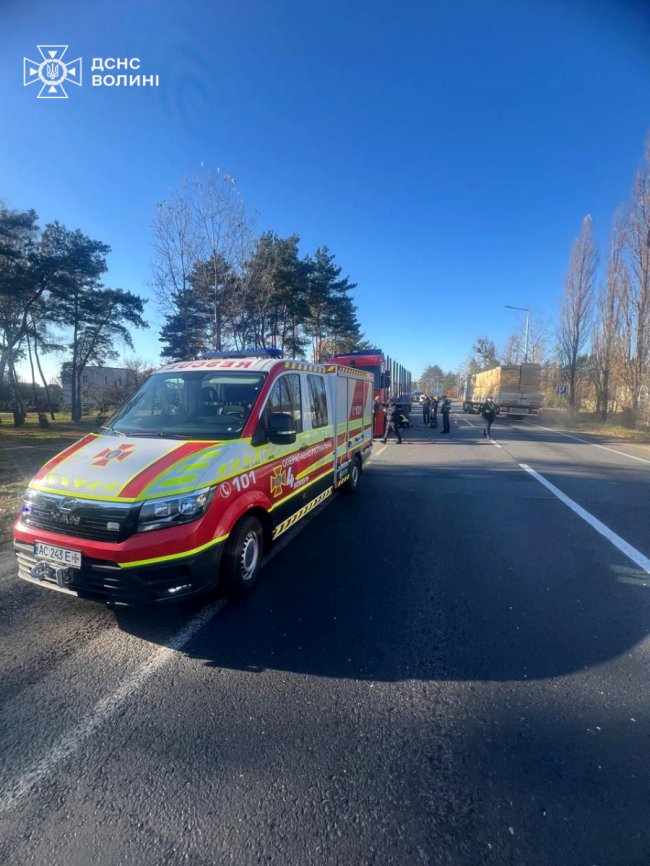 На Волині під колесами вантажівки загинув велосипедист