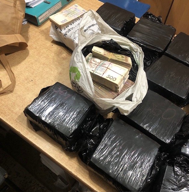 Волинянин хотів завезти в Україну понад 8 мільйонів гривень