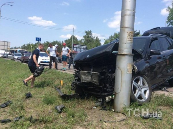 Смертельна ДТП під Києвом: мажор на смерть збив скутериста. ФОТО