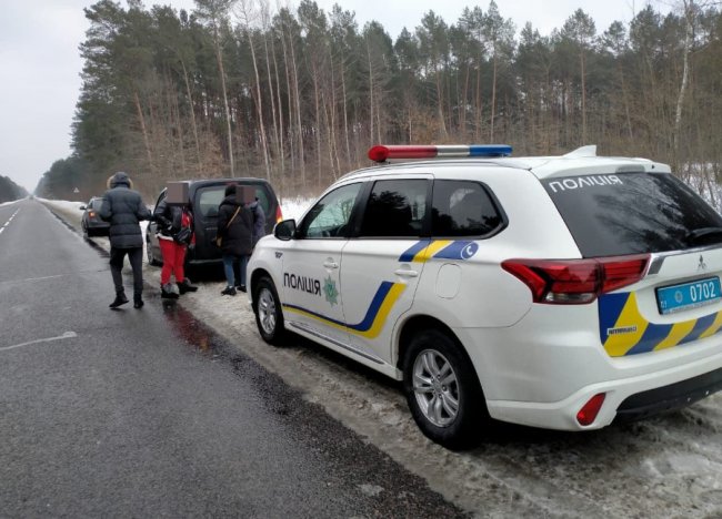 Волинянка за 100 доларів хотіла «відмазати» від поліцейських свого товариша