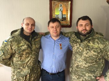 Волинського волонтера нагородили медаллю